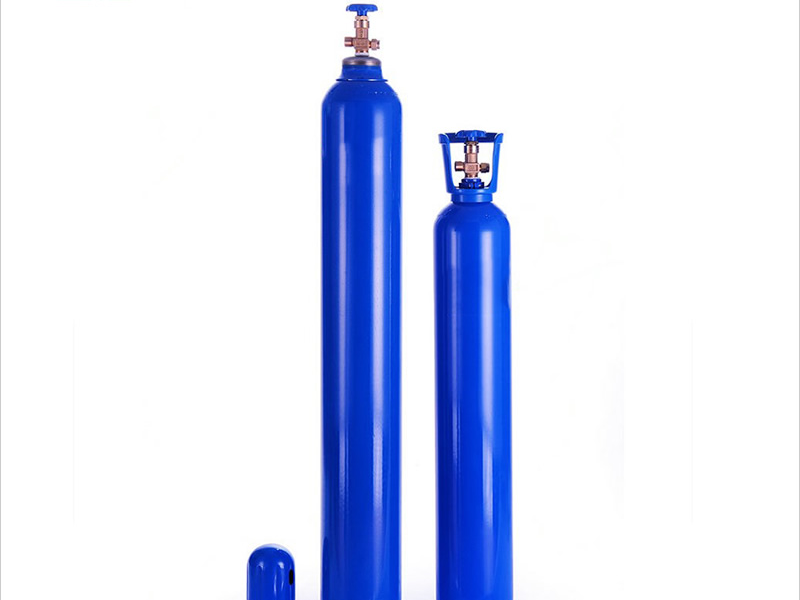 SEAMLESS OXYGEN CYLINDER